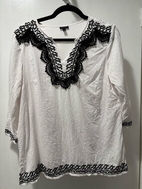 Talbots White Top with Black Trim Detail